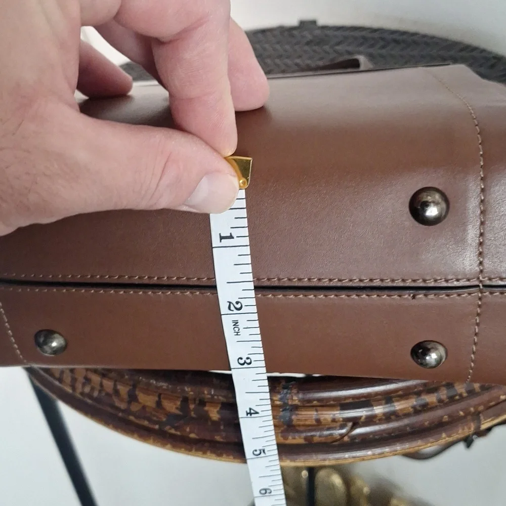 Alberta Di Canio Leather Crossbody Handbag - Picture 15 of 15